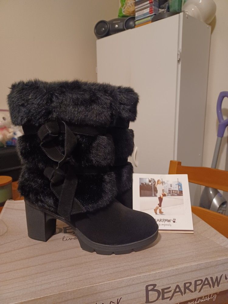 New 🐻 Bearpaw Bridget Fur Boots Women's Size 9.5