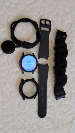 SAMSUNG GALAXY WATCH6 BLUETOOTH, WI-FI, GPS IN BLACK COLOR 40MM.