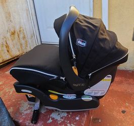 Chicco Infant Car Seat
