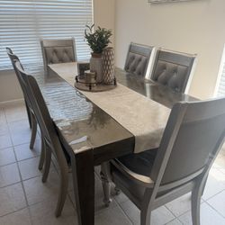 Dinning Table With 8 Chairs 