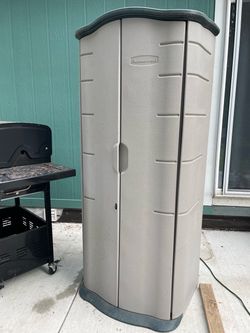 Rubbermaid storage
