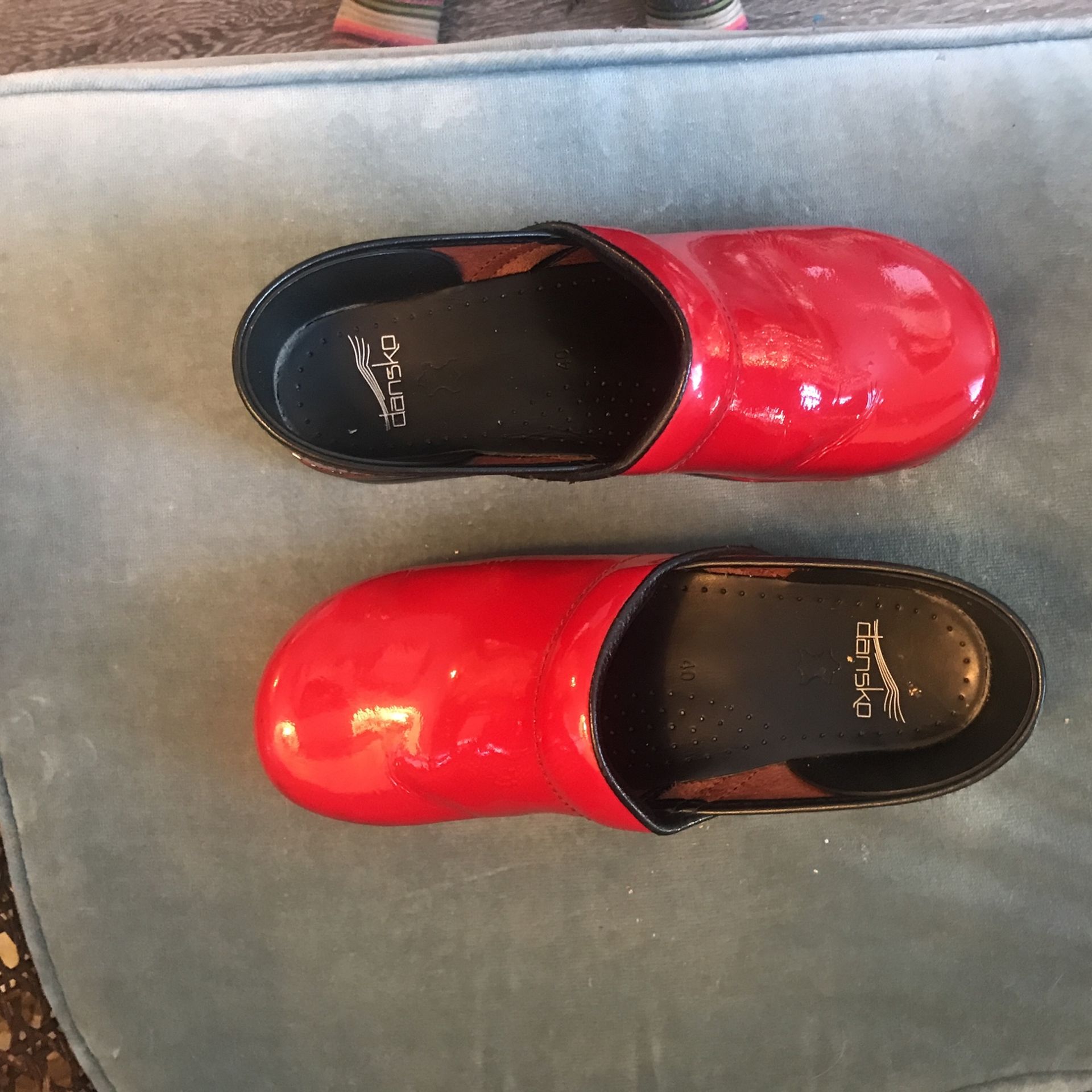 Dansko red patent leather hotsell clogs