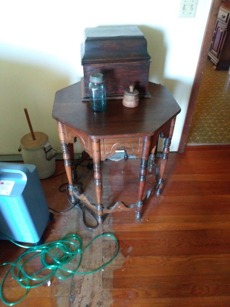 Hollywood Recency Style 8 Legged Table