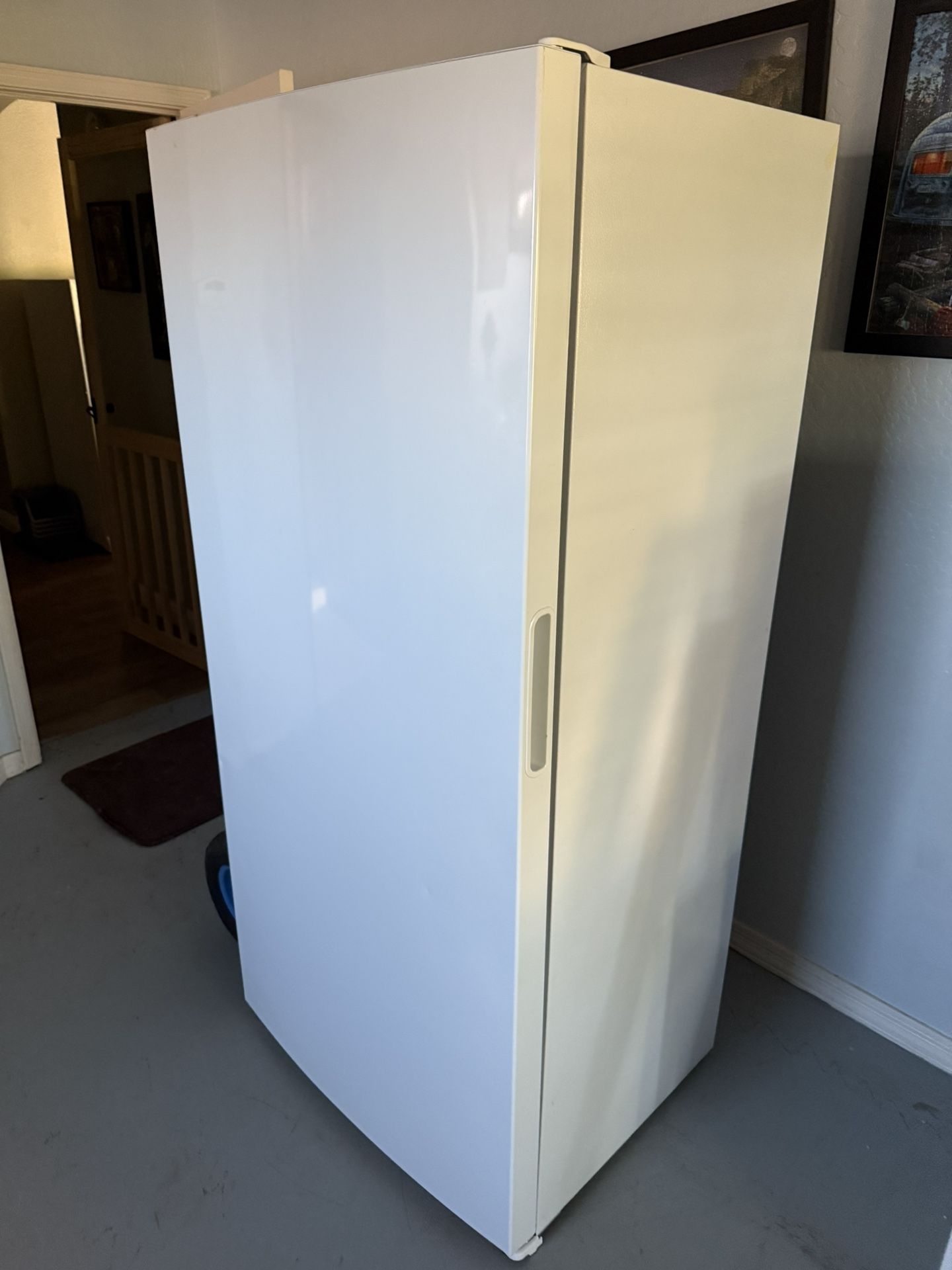 PICKUP PENDING — Whirlpool Freezer - Works But Issue With Seal - Free