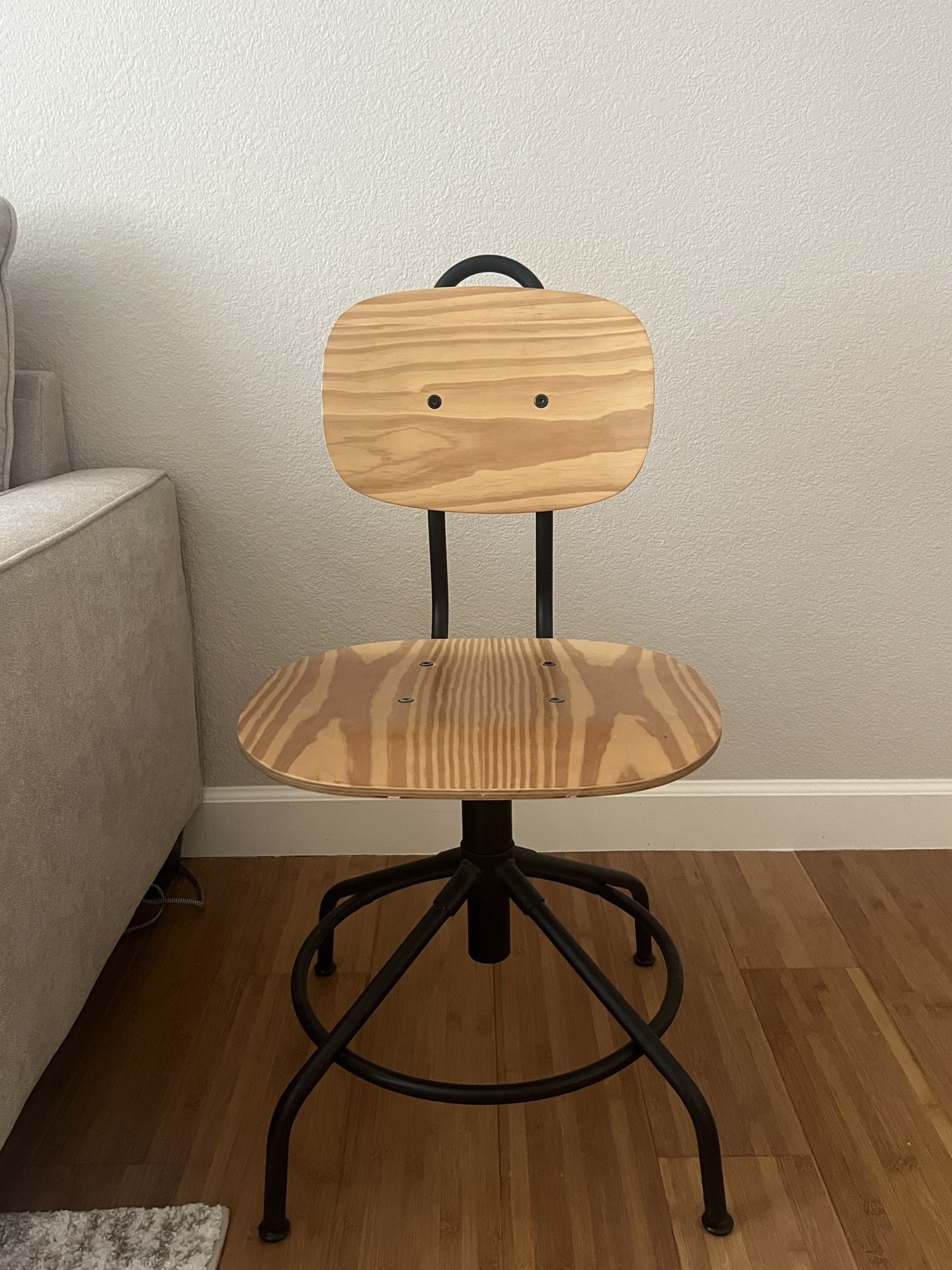 Ikea desk chair (adjustable height)