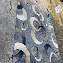 lightly used area rug and runner asking 50 for both clean pet and stain free need gone today 