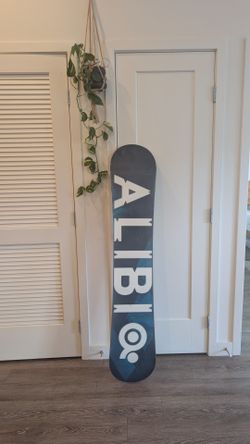 Alibi snowboard 154cm