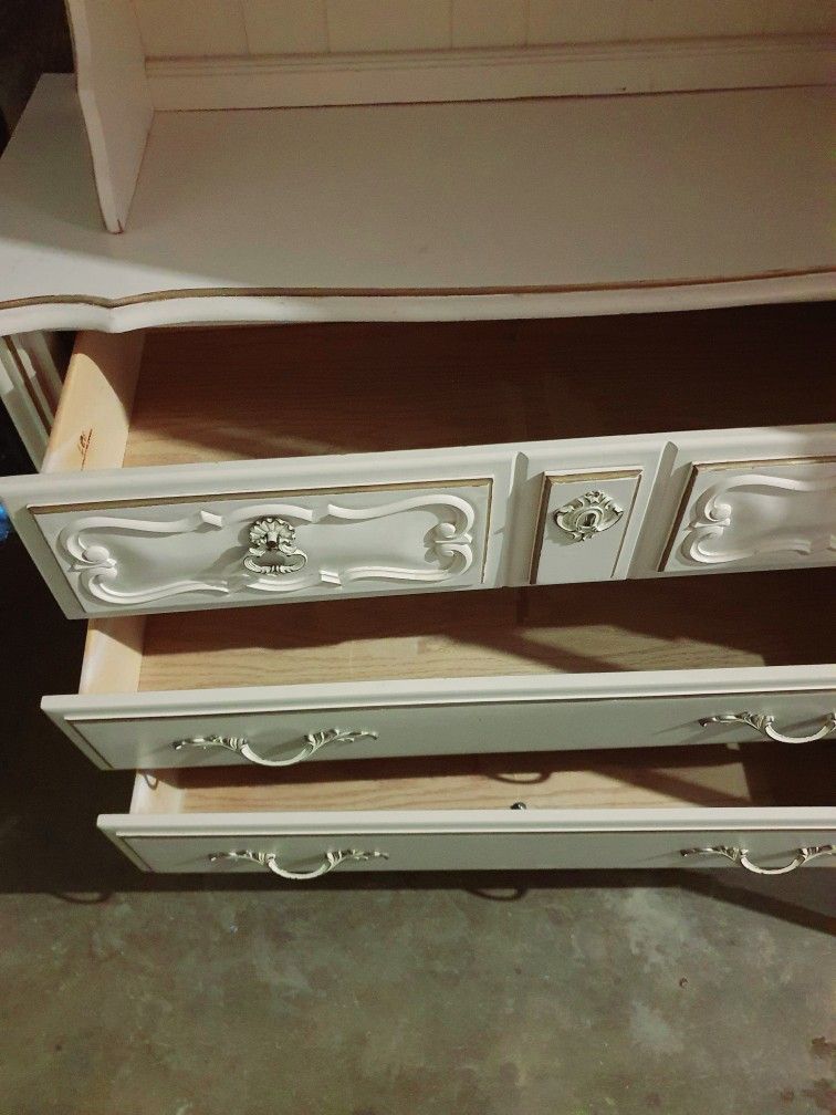 Dresser  in good condition. 