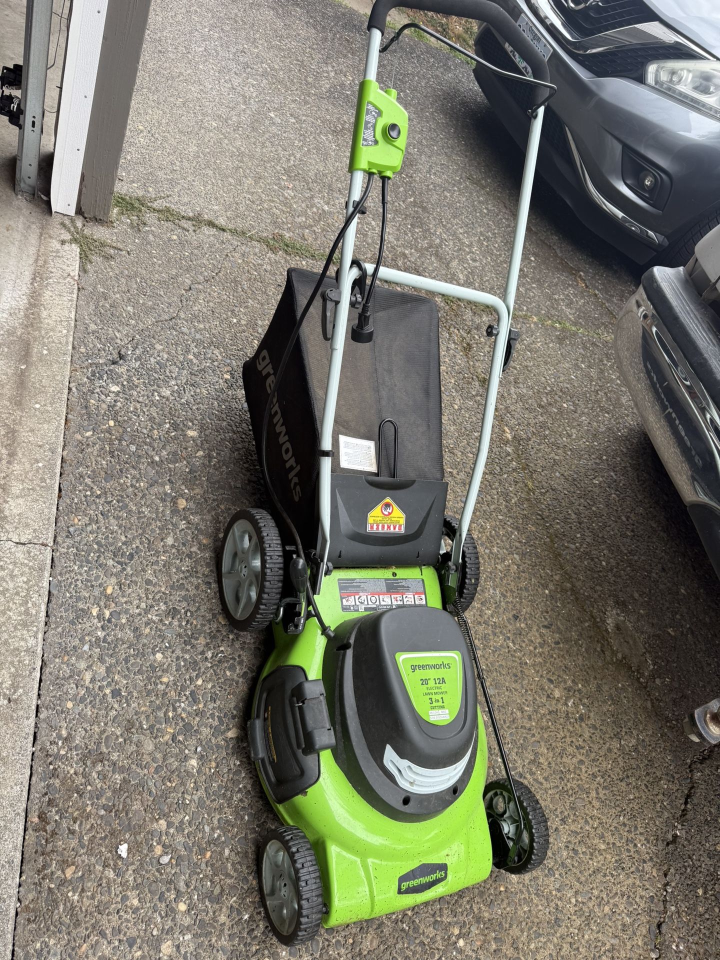  Greenworks 20″ 12‑Amp Corded Electric Lawn Mower