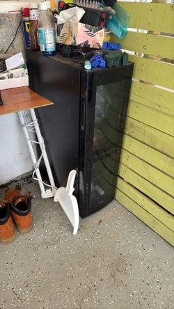 Used Working Wine Cooler 