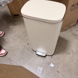 Modern Slim Trash Can 8 Gal Pedal Lid Kitchen Garbage Bin Beige