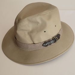 Vintage Dobbs Fifth Avenue Gable Safari Hat Men's Size Large Khaki 
Fedora Sz 7 1/4 - 7 3/8
2.25" brim provides excellent sun protection.
Weight 5oz p