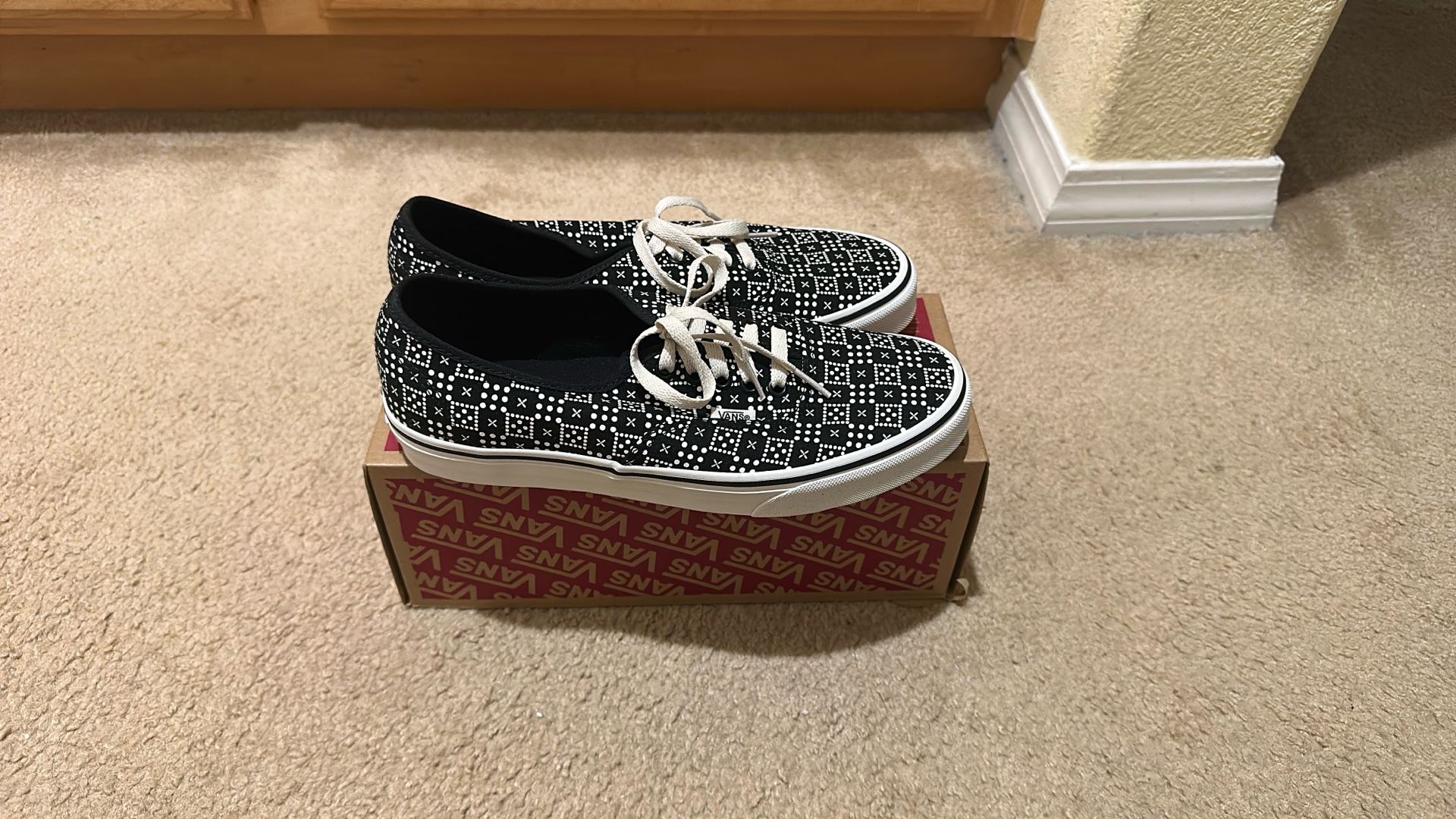 Vans Authentic, Men’s Size: 8.5