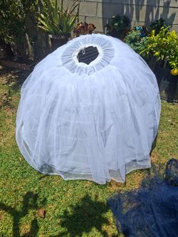 White chrinoline(chrinolina) one size fits all