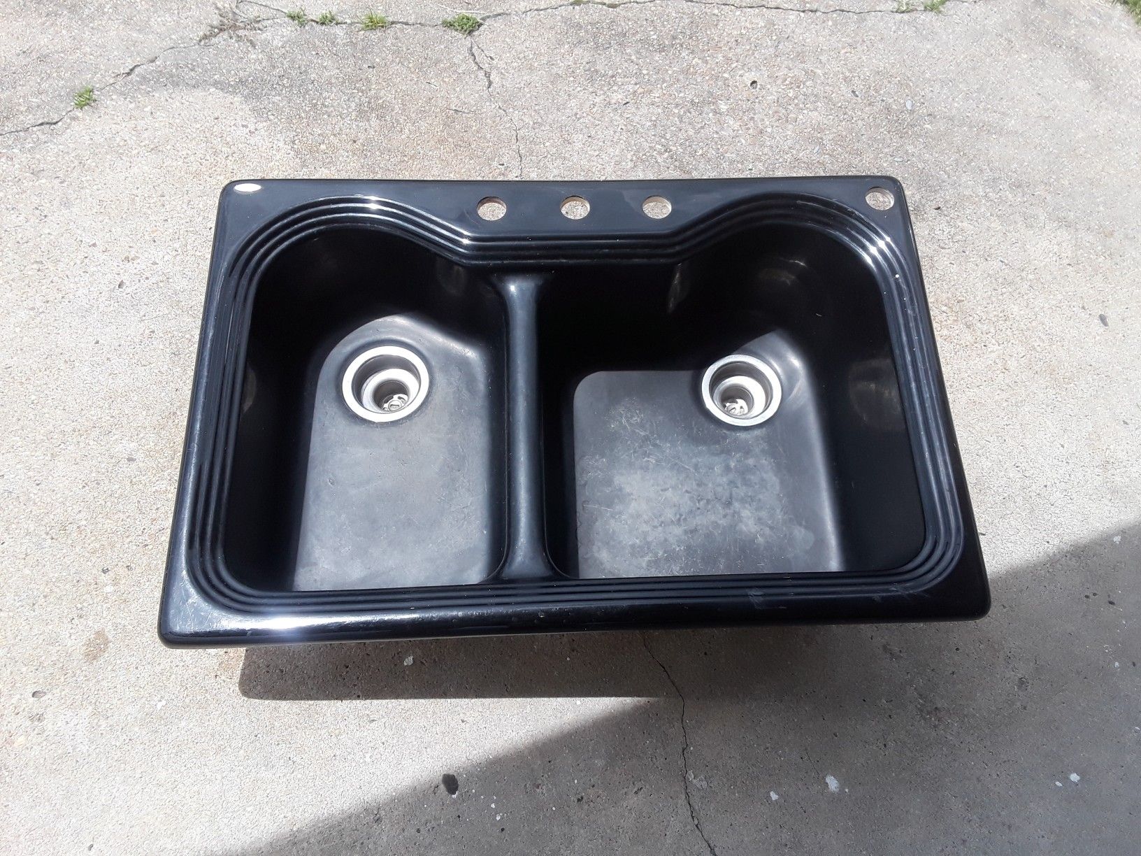 Black thermocast Breckenridge 33" double kitchen sink
