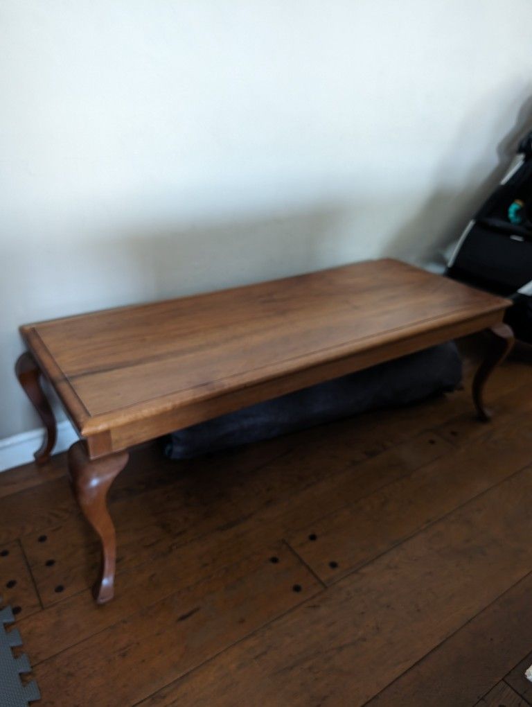 4 Piece Furniture Set, Wood Queen Ann Style