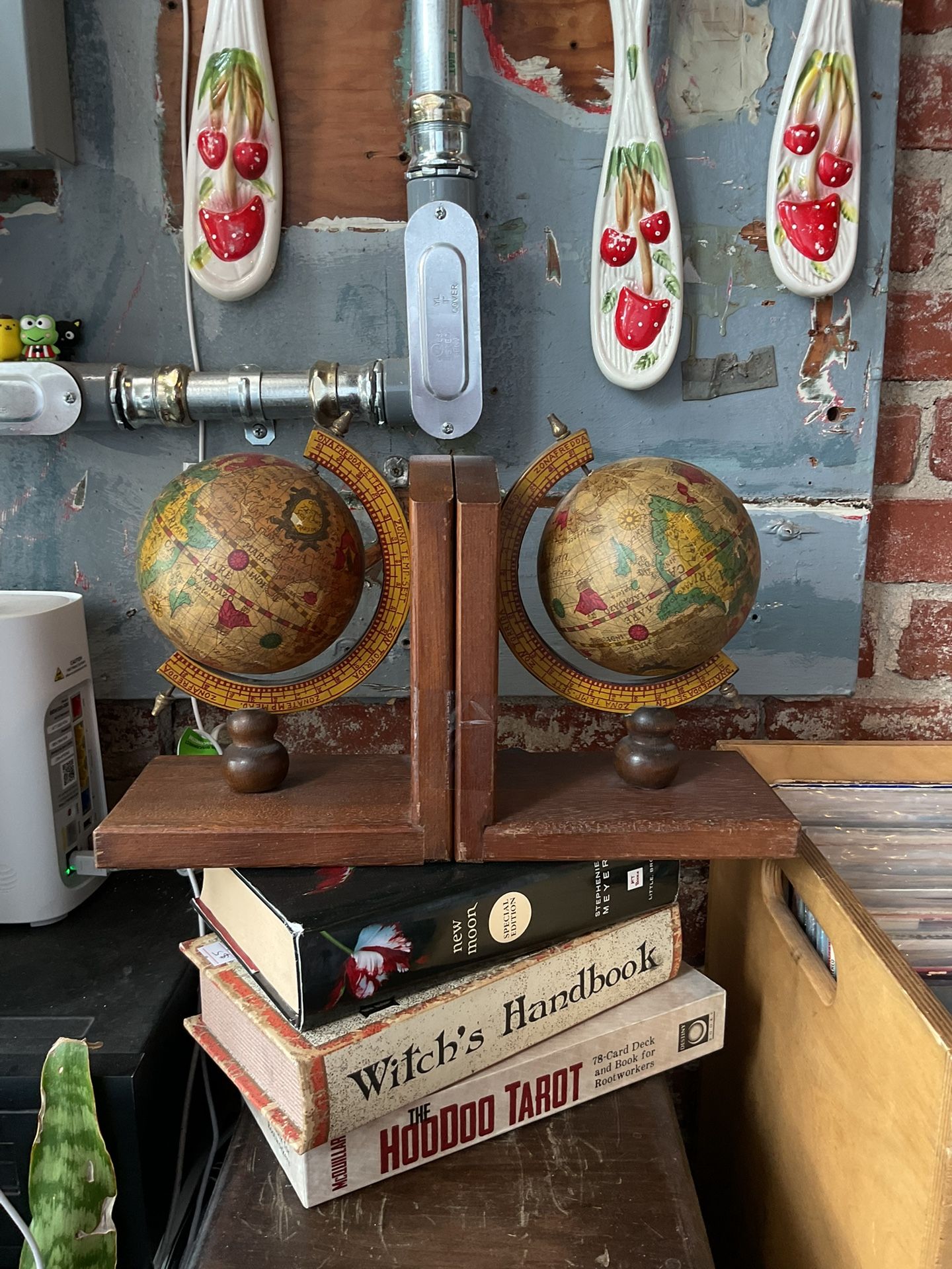 Vintage Made In Japan Old World Wood Globe Book Ends