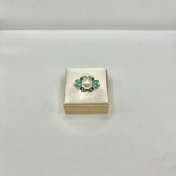 White Pearl Gold Ring - Size 8