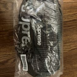Supreme Woodland Camo Waist bag