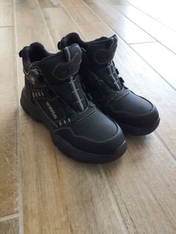 BRAND NEW SFSDOUN Safety Boots Black Mens Shoe Size 10.5 REG PRICE $89