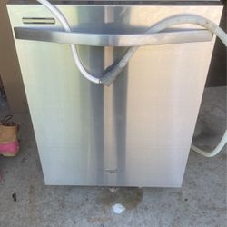Dishwasher  Like Brand New  Whirlpool 