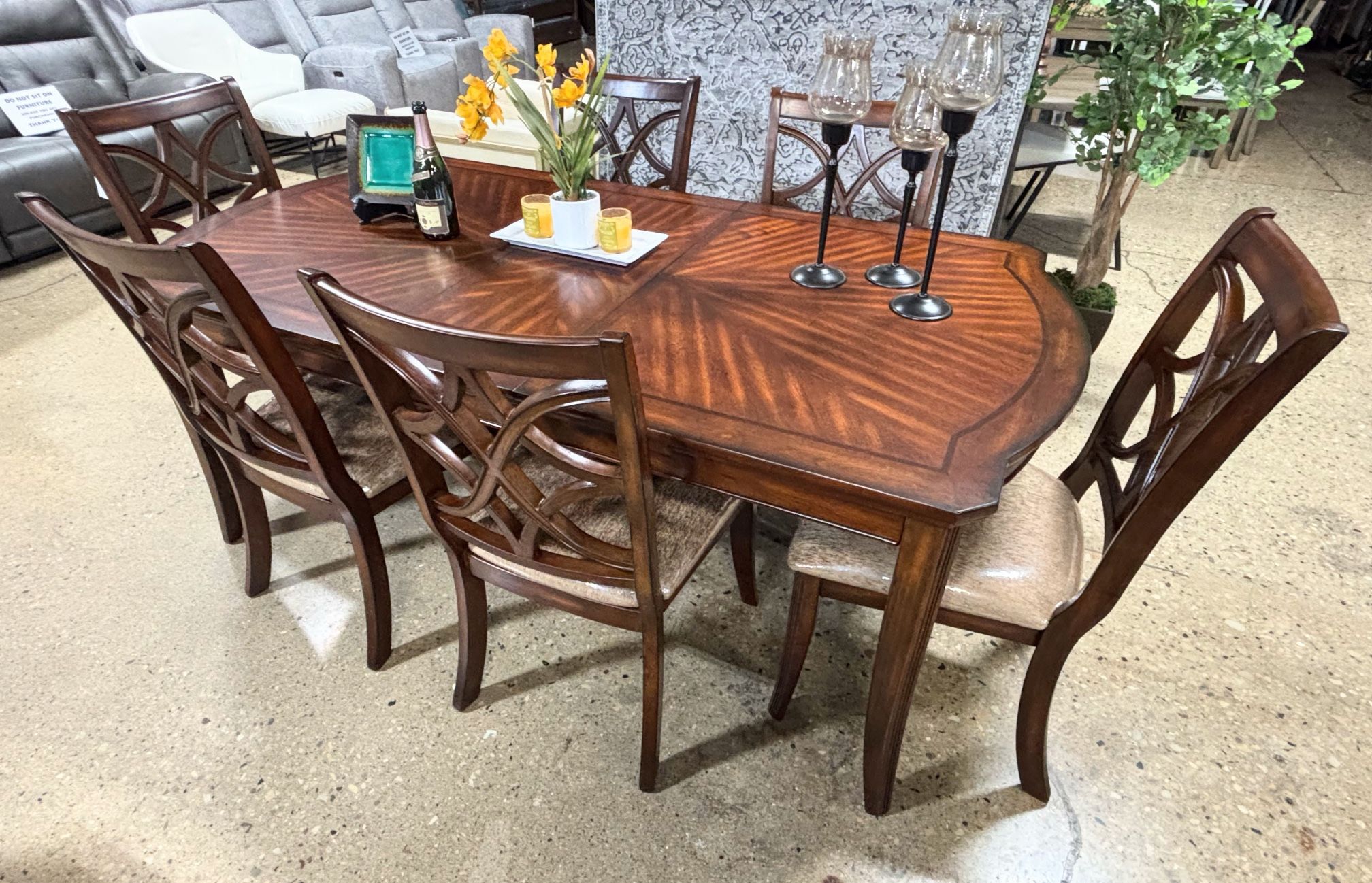 New Traditional 7 Piece Dining Set with Leaf Extension