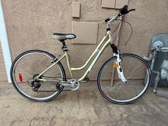 Infinity Schwinn Style Hybrid Road Touring Bike Shimano Tourney Super Light  This bike is fully tuned, dialed in and ready to ride, it does not need a