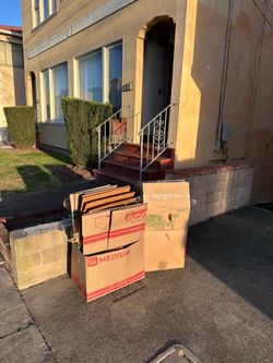 Free moving boxes with wrapping paper