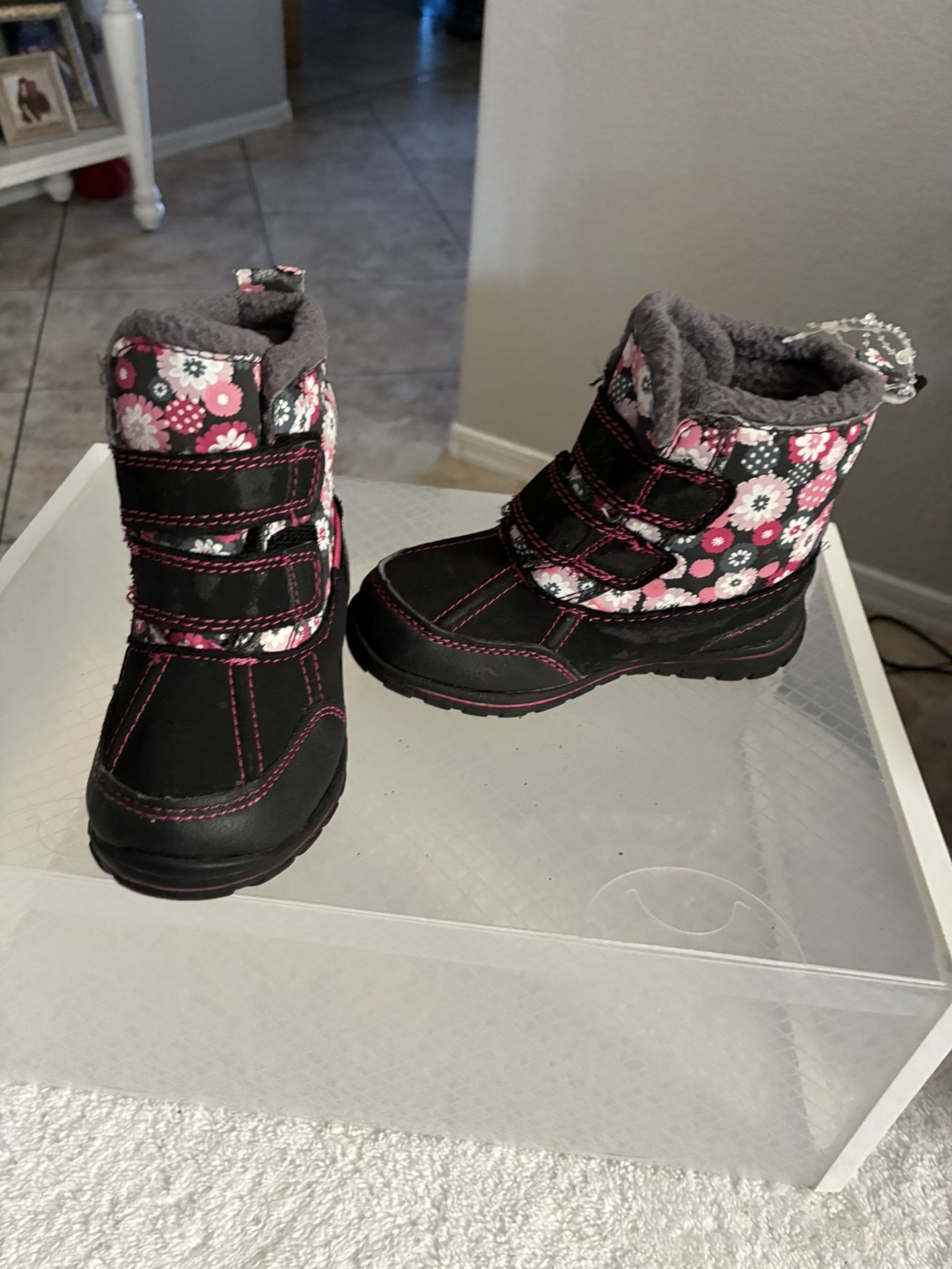 Boots Snow ☃️ Kids Size.7