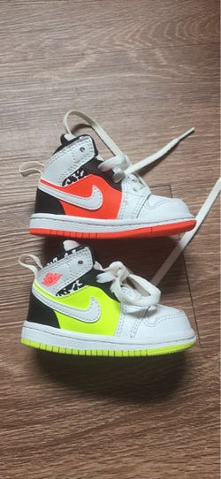 Nike Air Jordan 1 Mid Toddler Sneakers
