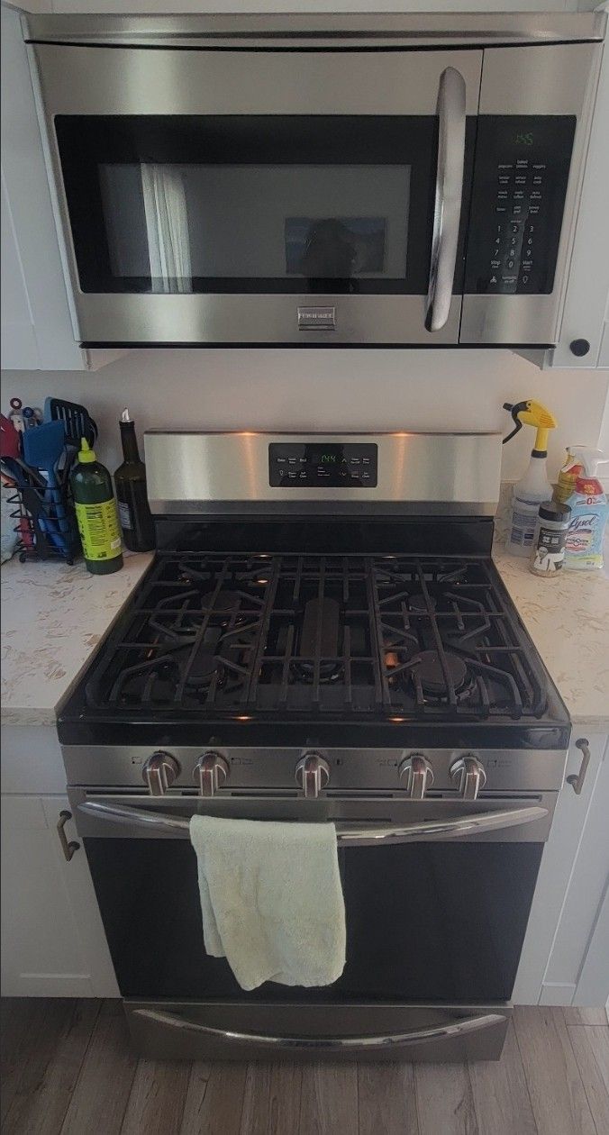 Stove Gas And Microwave W30 $525 Both