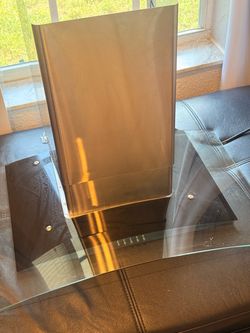 Kitchen wall mount range hood