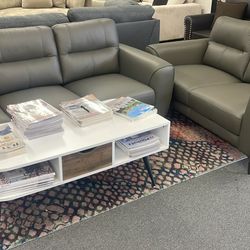 New Toop Grain Genuine Leather Couch And Love Seat Set / Free Delivery 