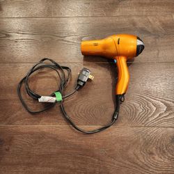 InfinitiPRO by Conair 1875 Watt Salon Performance AC Motor Hair Dryer in metallic orange, works great