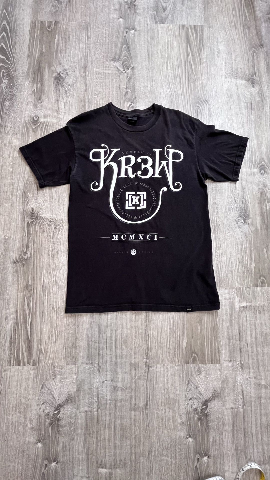 Kr3w Menβs Small Black and White Mens Graphic Screen Tee T-shirt 100% Cotton