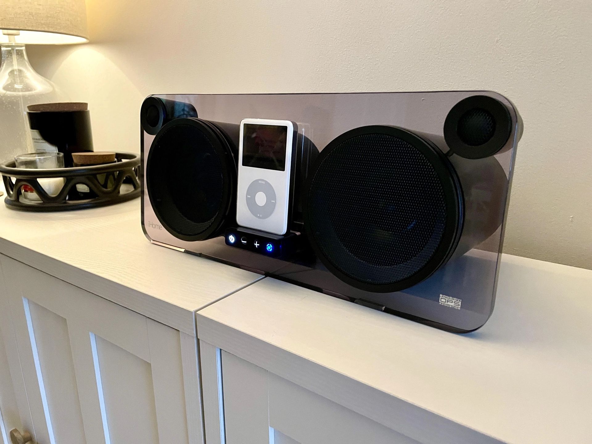 iHome iP1 iPhone iPod Speaker & Dock 