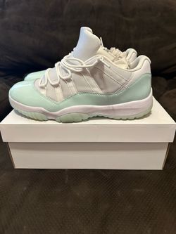 Jordan 11 Low Igloo Size 10.5 Excellent condition