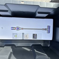 Dyson V8 Cordless Vacuum 