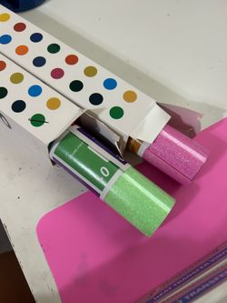 Heat transfer vinyl glitter