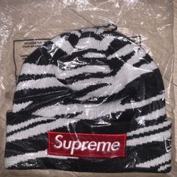 Supreme New Era Box Logo Beanie Zebra (FW22)