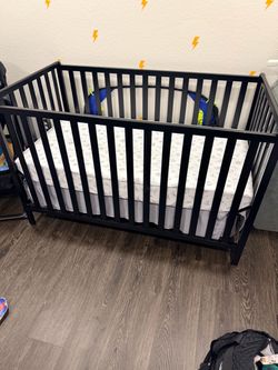 Black Wood Baby Crib with Mattress