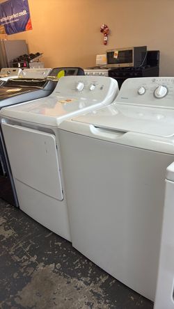 Nice like new Hotpoint washer and gas dryer set