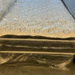 Twin Mattress Pillow Top W/Boxspring‼️ ( Promo Sale)