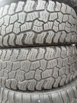 2 used tires 305/70r18 micky Thompson 💵free installation and balance ‼️👌