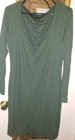 Green V-neckline Long-Sleeved Slit Dress