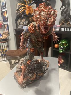 Sideshow The Last Of Us Clicker statue