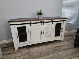 Beautiful 70" farmhouse/rustic Tv Stand