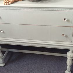 CUTE BUFFET OR TV STAND AT PICKY PINCHERS 3643 5TH AVE N ST PETE OPEN NOON TO 6OM FREE DELIVERY