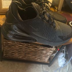 All Black Nike 270 Size 8.5 M 