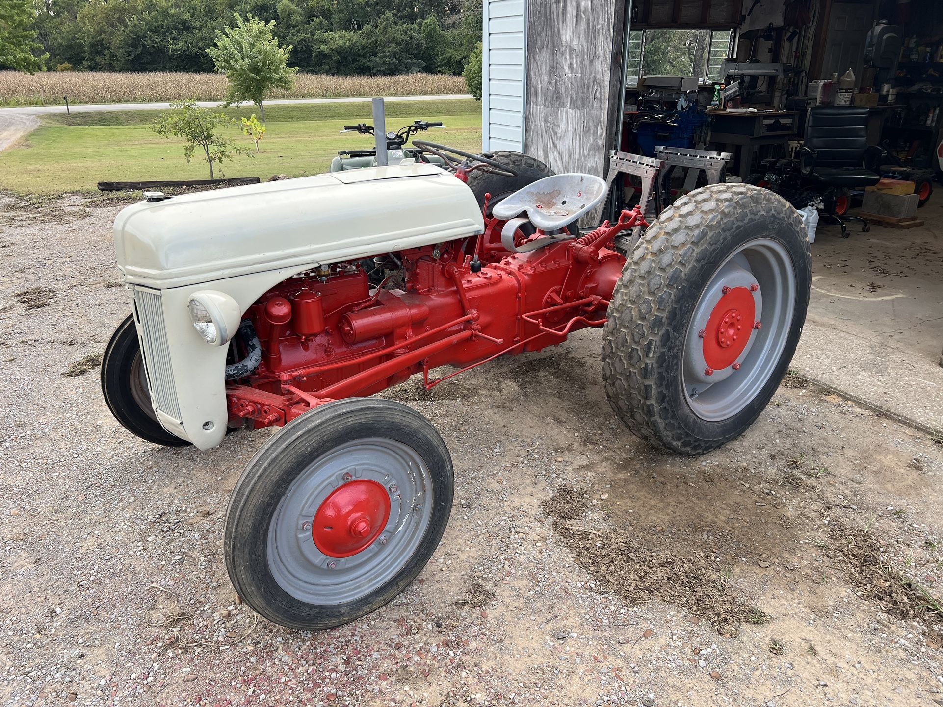 Ford Ferguson 9n